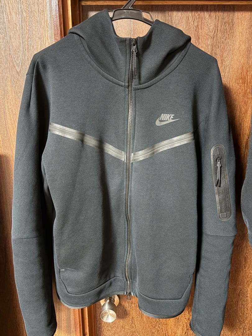 Nike テックフリース旧型　上Lサイズ　下Mサイズ　廃盤 廃盤 上L 下M グレー セットアップ ナイキ メンズ テックフリース 灰色