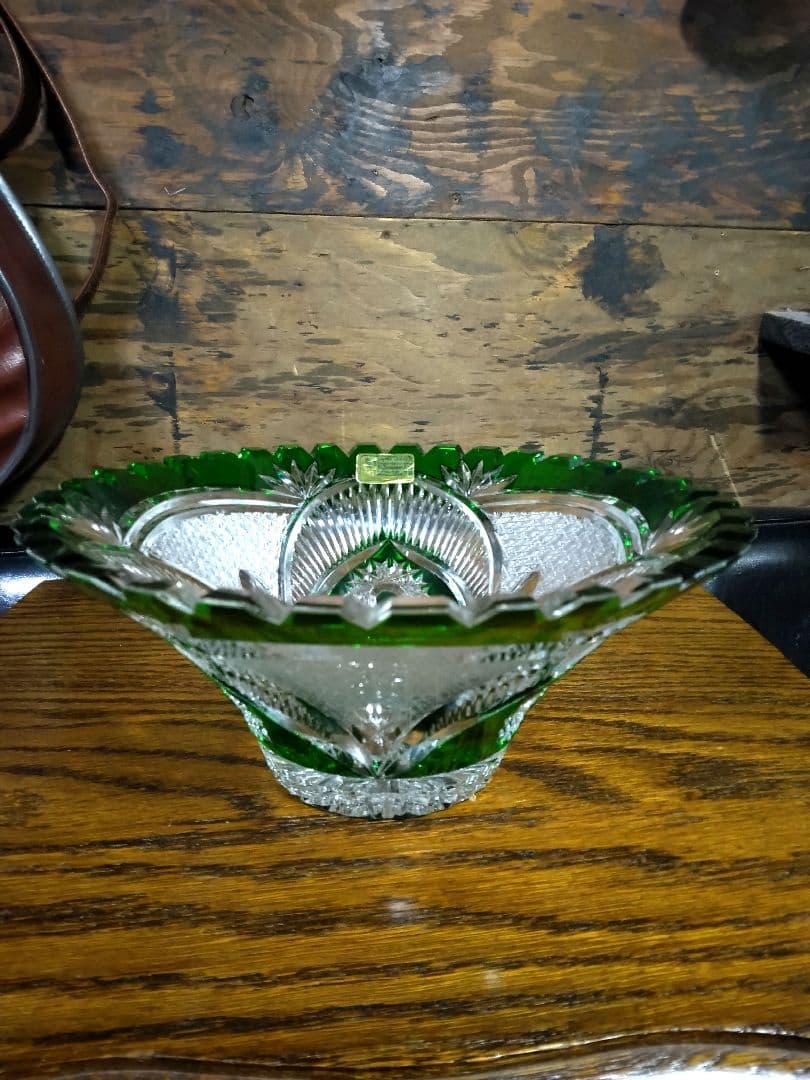 旧東ドイツ製　ドレスデンクリスタル 切子グリーン　Lausitzer Glas 東ドイツLAUSITZER GLAS クリスタル 花瓶 - ラウジッツァー クリスタル