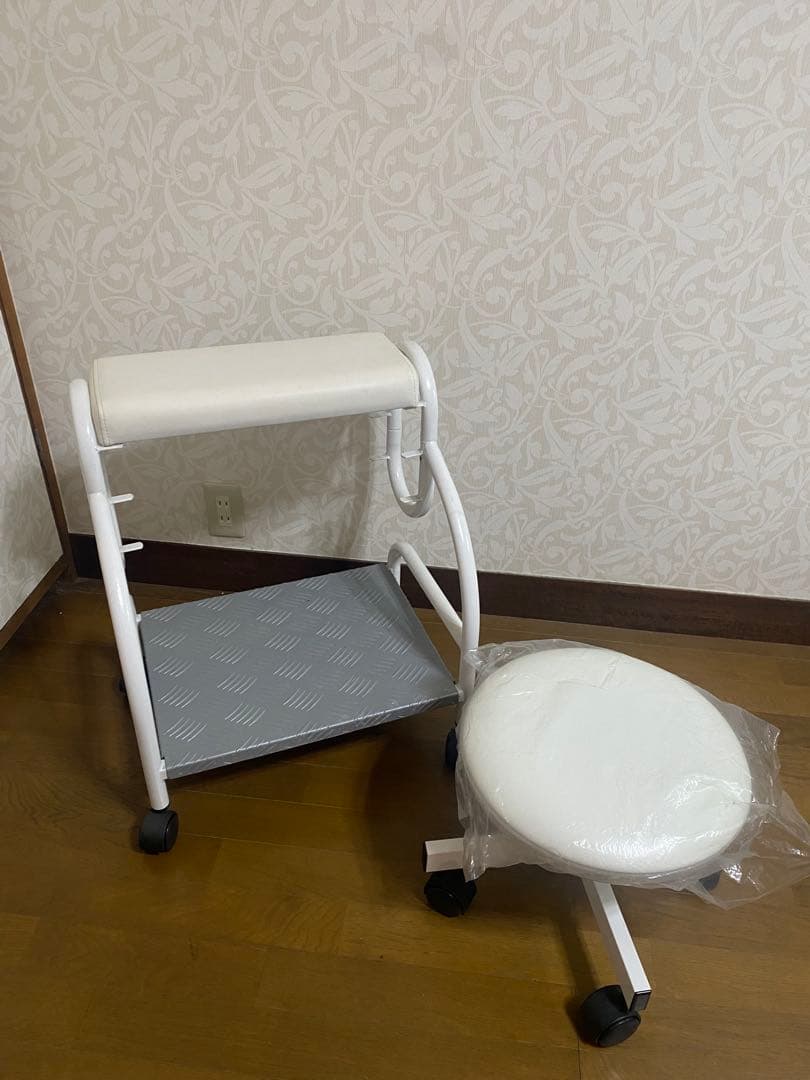 キャスター付き　フットネイル用　フット台+チェア 楽天市場】15%OFFクーポン配布中！ フットネイル台 フットカート