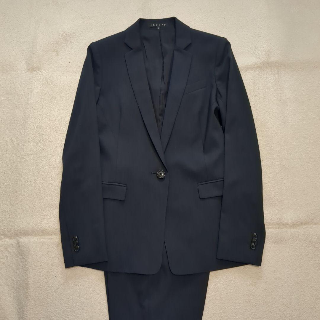 極美品 セオリー TAILER パンツスーツ セットアップ ネイビー 無地 セオリー SUPER TAILOR スーツセットアップ ノーカラー パンツ 紺色