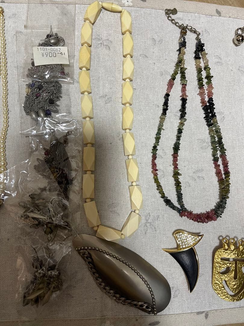 遺品整理 アクセサリー まとめ売り - メルカリ