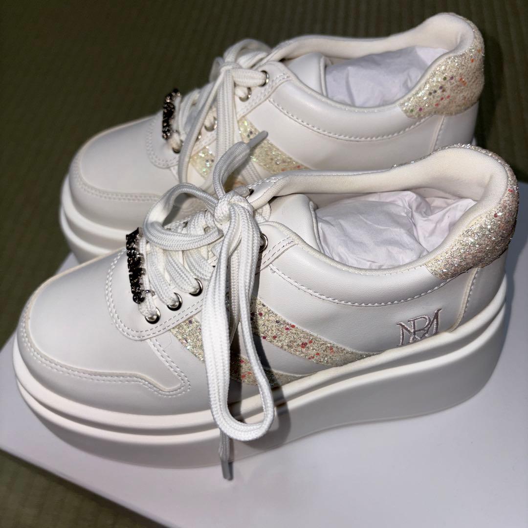 RoseMuse ロゼミューズ Glitter point sneakers - メルカリ