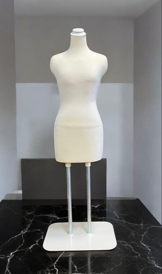 2本脚でミドルエイジ体型の女性トルソー　マネキン　スチール台座で安定感抜群！ WEIMALL（ウェイモール） トルソー レディース 7号 幅37cm 高さ140