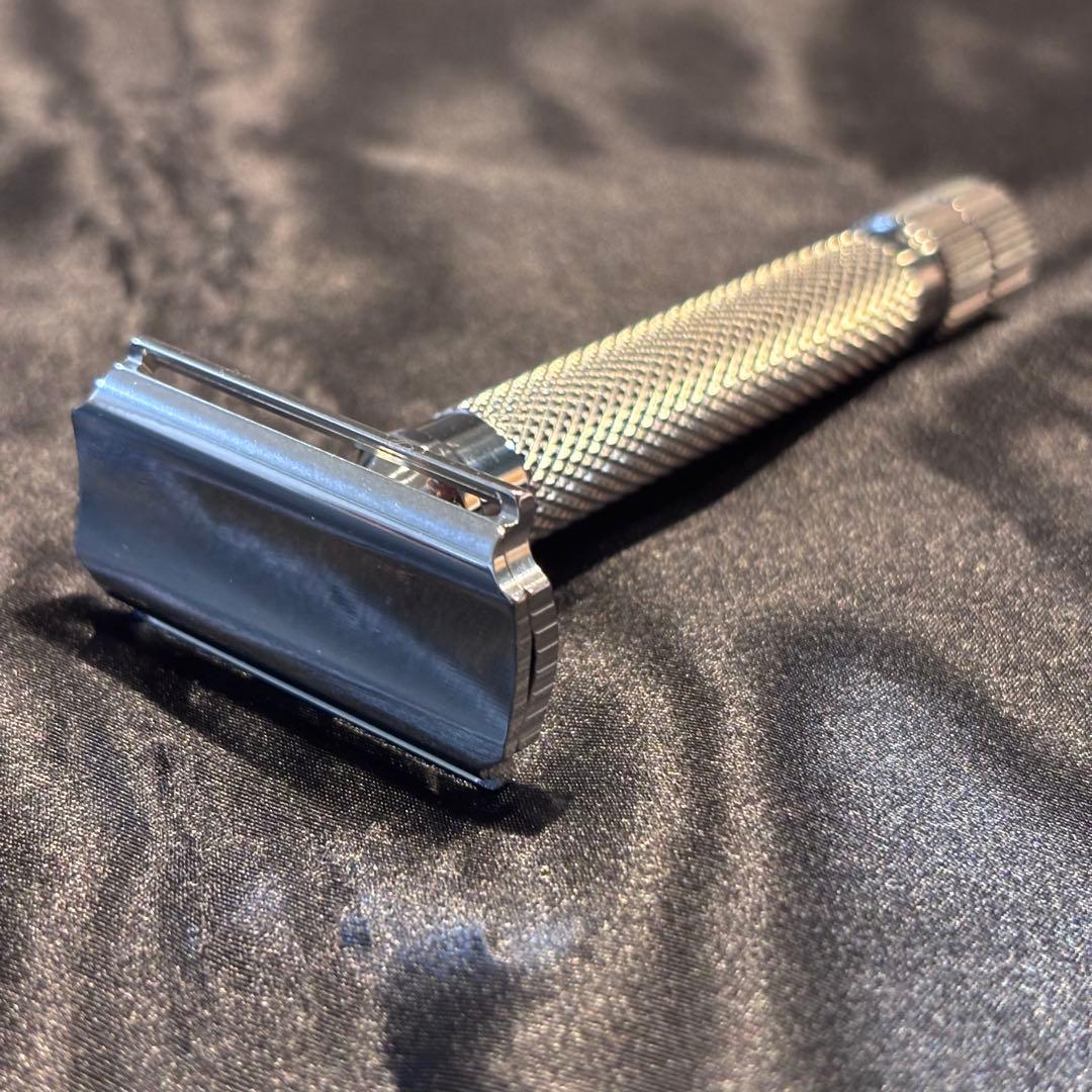 [美品•限定品]RazoRock Recurve RC100 両刃カミソリ 美品•限定品]RazoRock Recurve RC100 両刃カミソリ - メルカリ