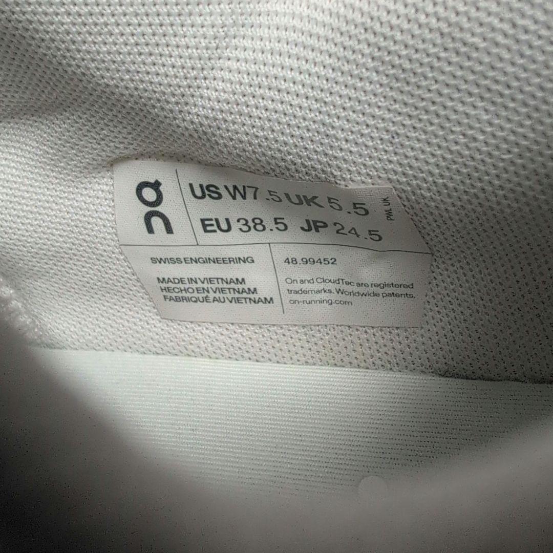 On THE ROGER Advantage 24.5cm レザースニーカー