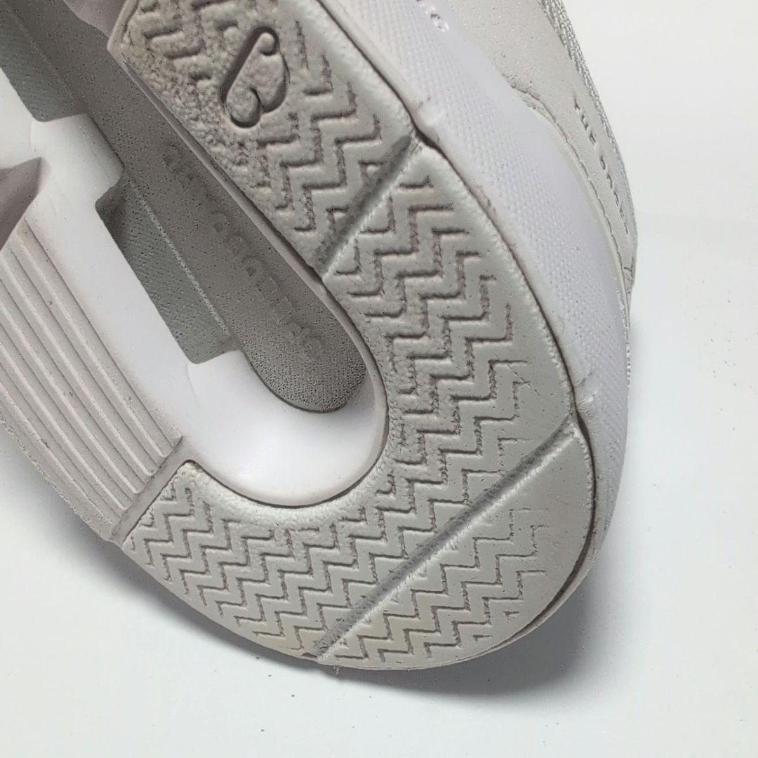 On THE ROGER Advantage 24.5cm レザースニーカー