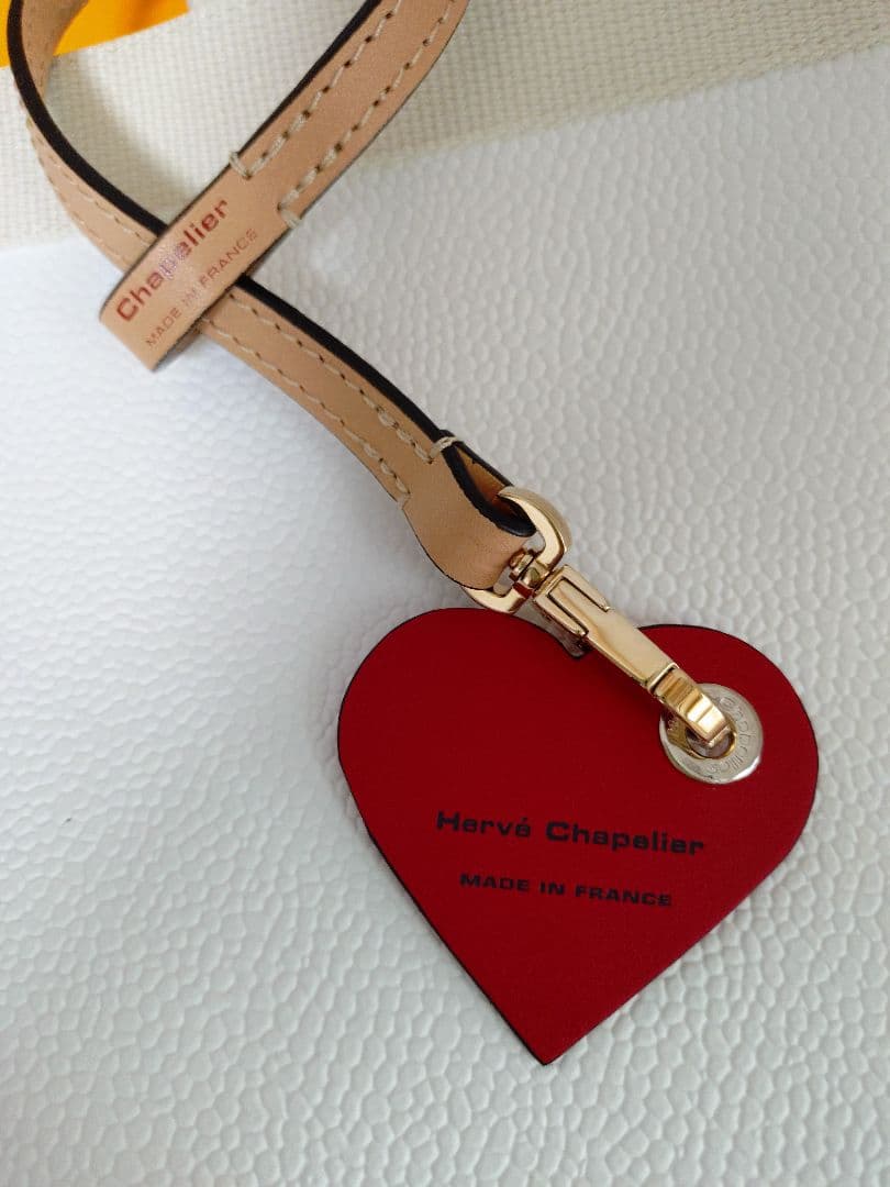 ☆新品未使用☆エルベシャプリエ 122L ハートチャーム ストラップ