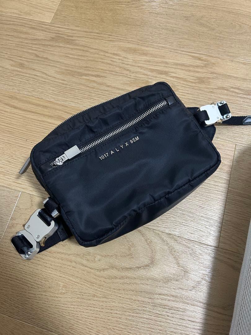 1017 alyx 9sm ブラック ナイロン ボディバッグ 1017 ALYX 9SM small items bag black color at PRM US