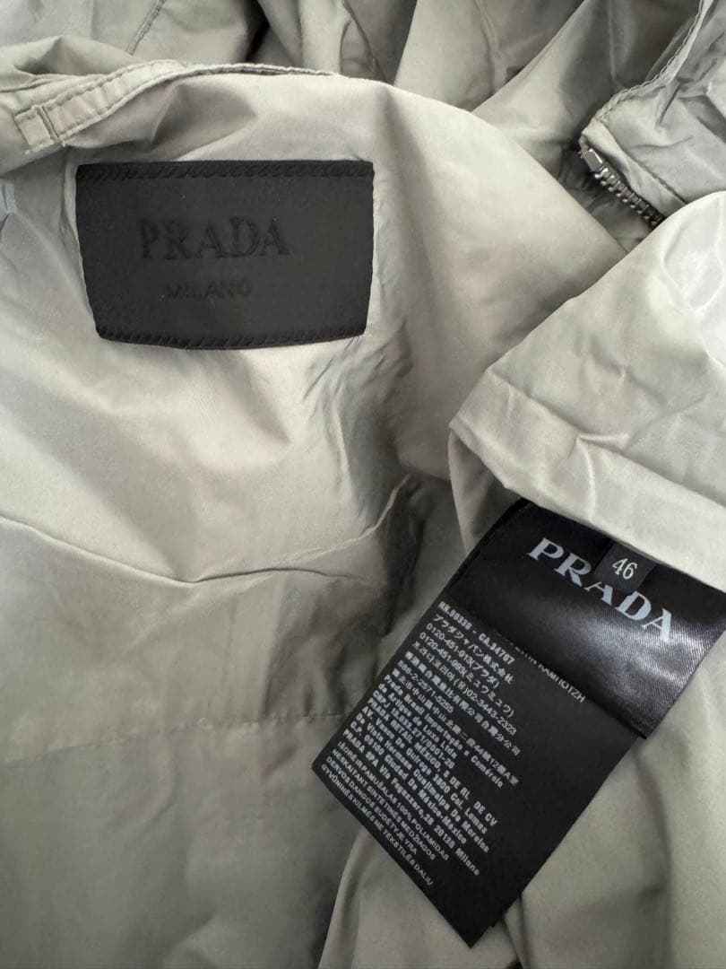PRADA グレー フード付き ナイロンジャケット『週末三日間限定セール
