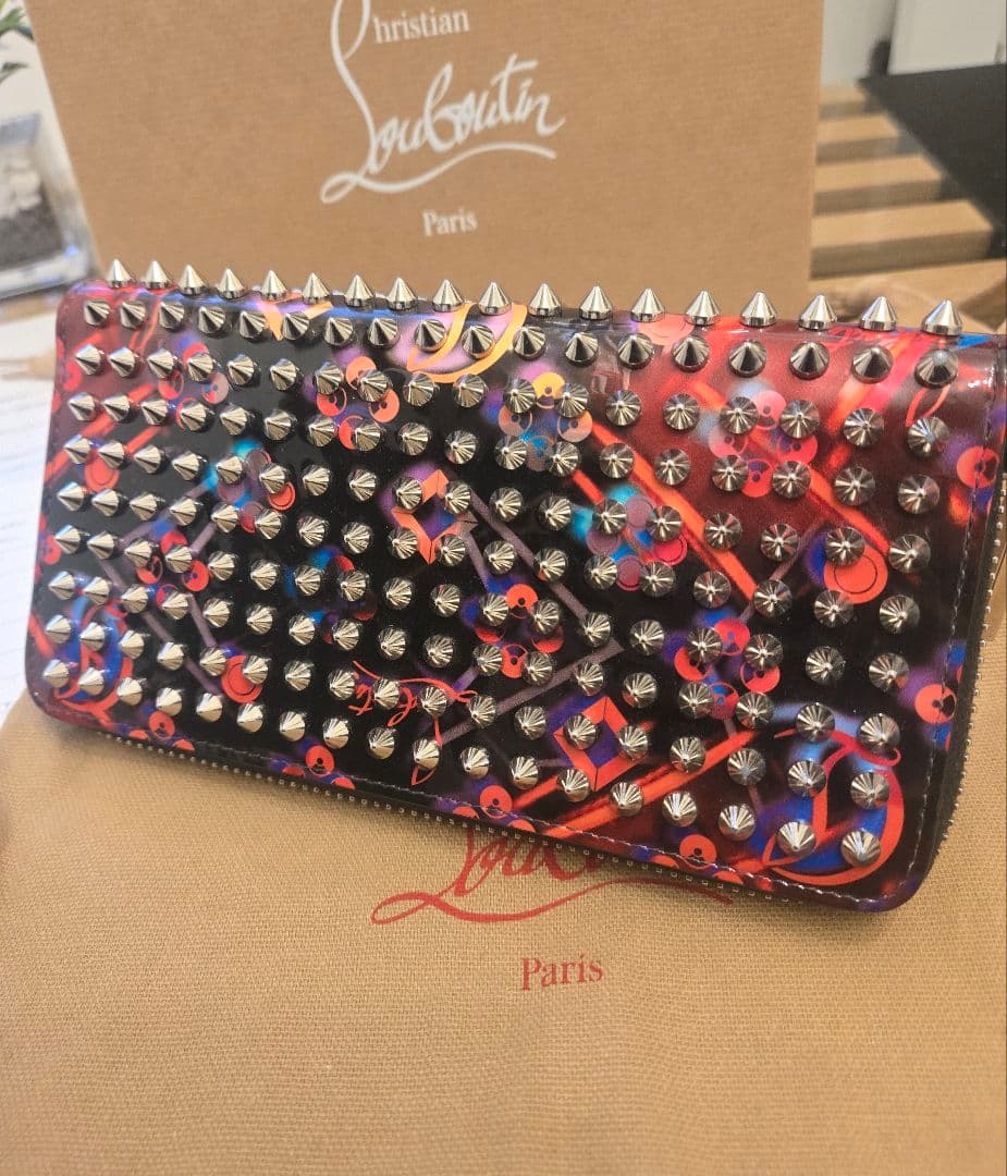 X*様 入手困難!クリスチャンルブタン 限定 パネトーネ 長財布 - メルカリ