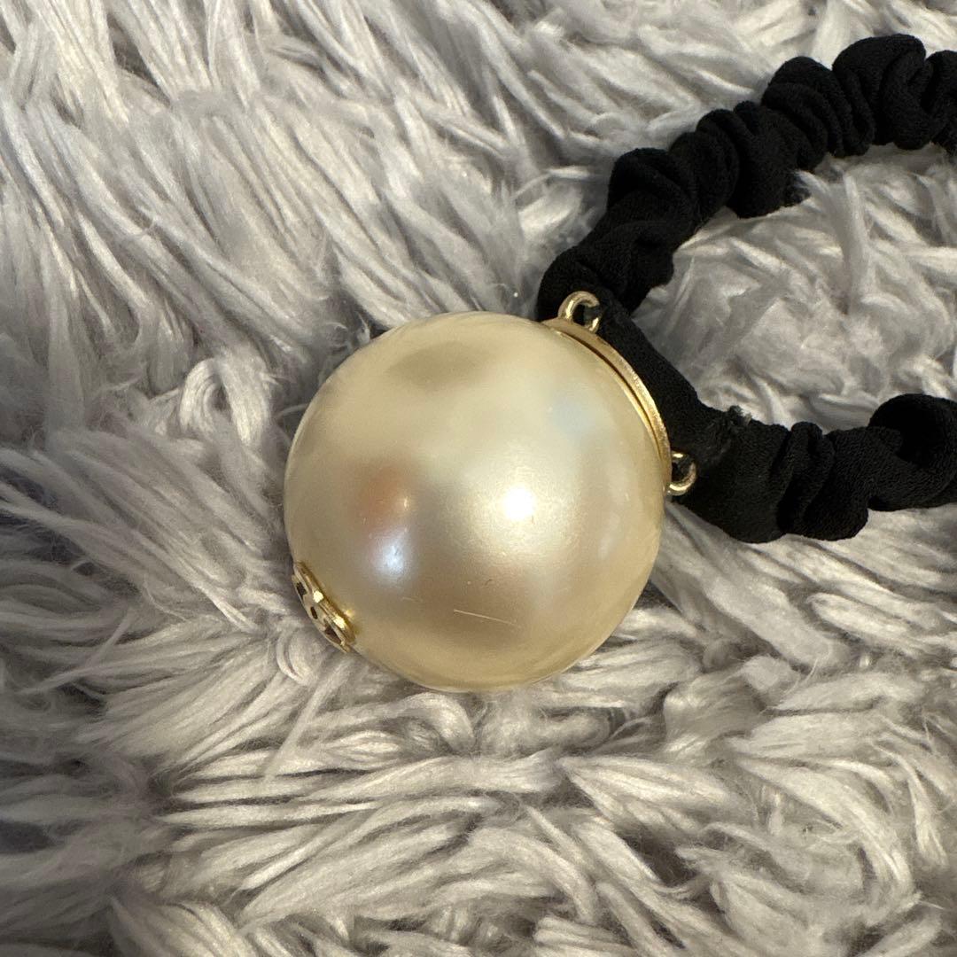 お値下げ❗️CHANEL フェイクパール シュシュ ヘアゴム ココマーク