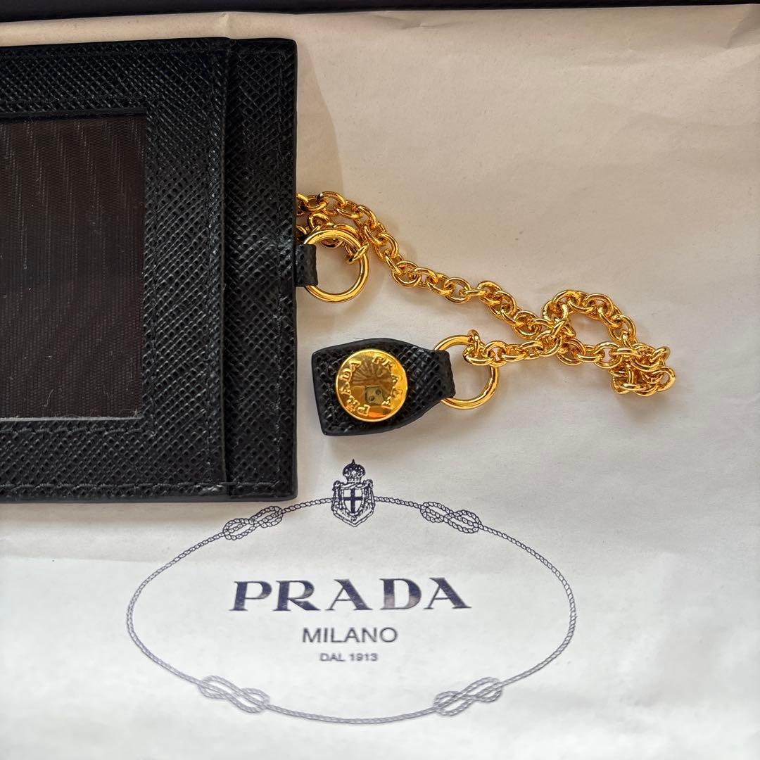 新品未使用 PRADA パスケース 黒サフィアーノメタル 箱・カード付き
