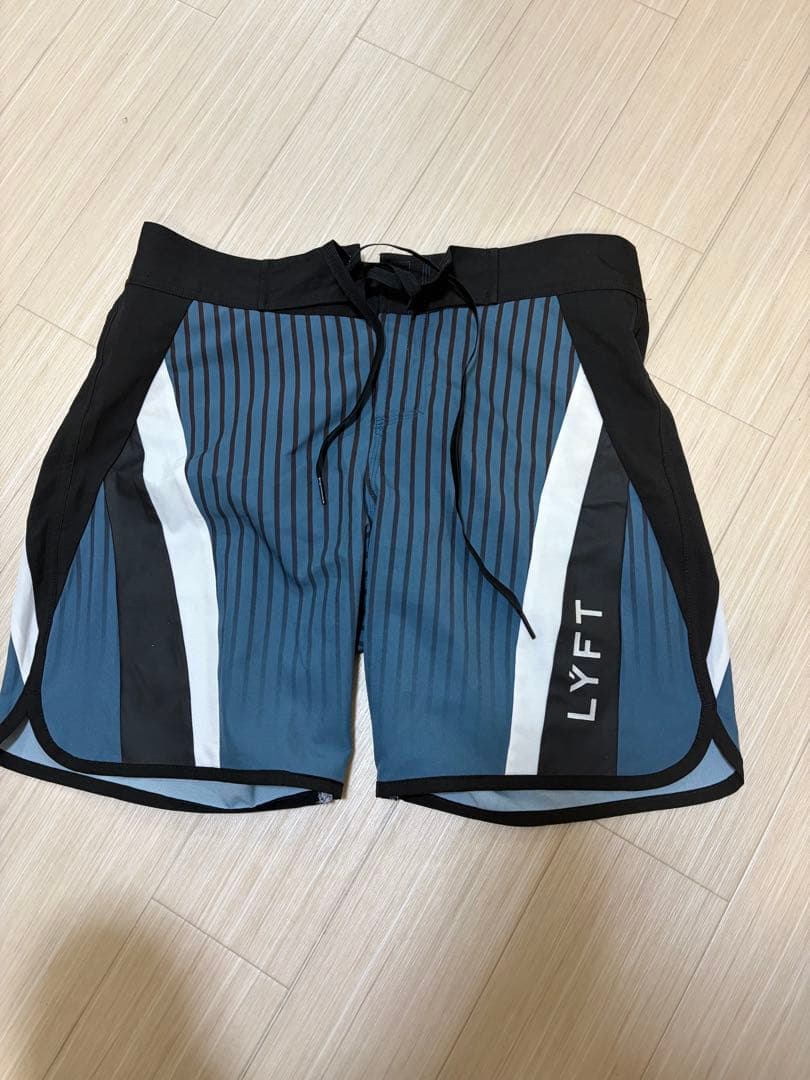 LYFT リフト　サーフパンツ　Mサイズ LÝFT Stage Shorts V.2 - Navy