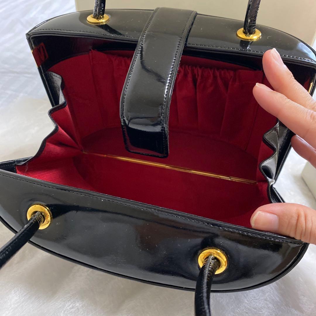 銀座かねまつ エナメルパーティバッグ 黒 - メルカリ