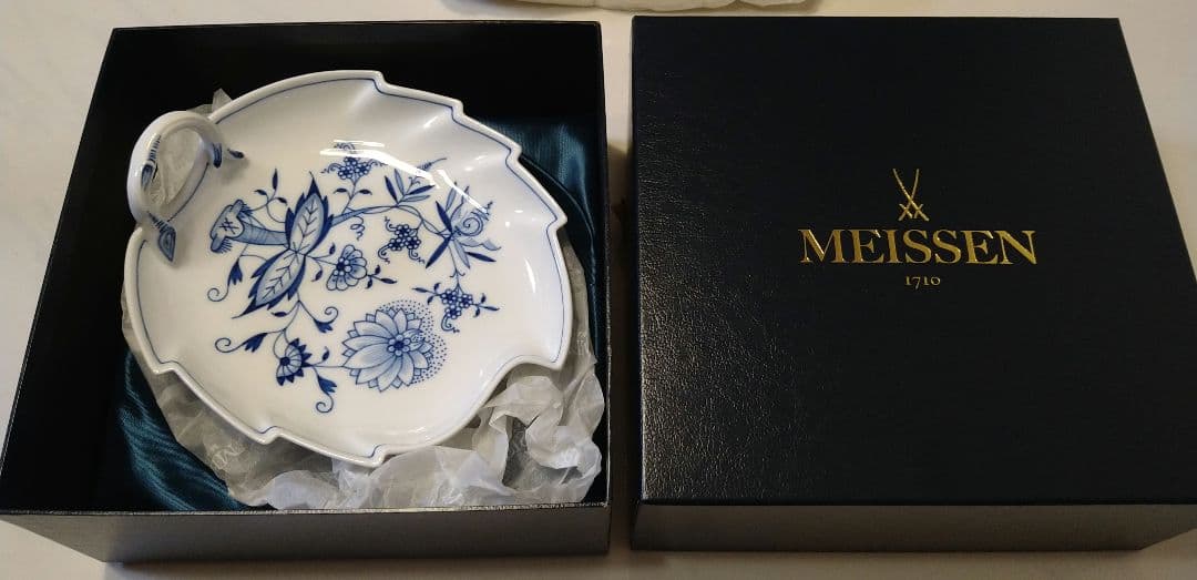 【新品・未使用】MEISSEN 花柄葉型皿 陶磁器製 マイセン「花蝶文 皿」《アンティックかとう》
