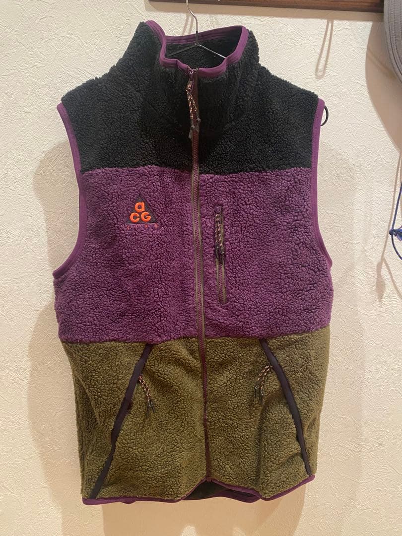 新品 未使用 NIKE ACG ボア フリースベスト 送料込み ビックロゴ