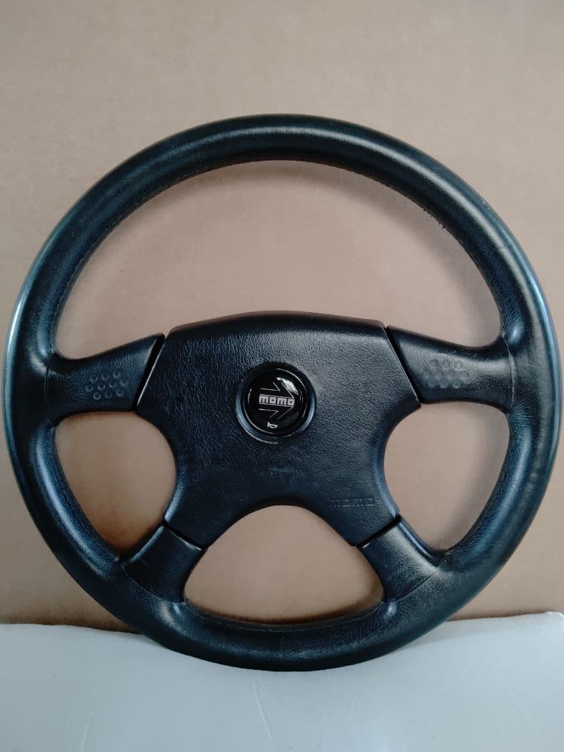 モモギブリ4　ステアリング　36cm MOMO（モモ） 日本正規品 ステアリング RETRO 36φ（レトロ360mm）品番