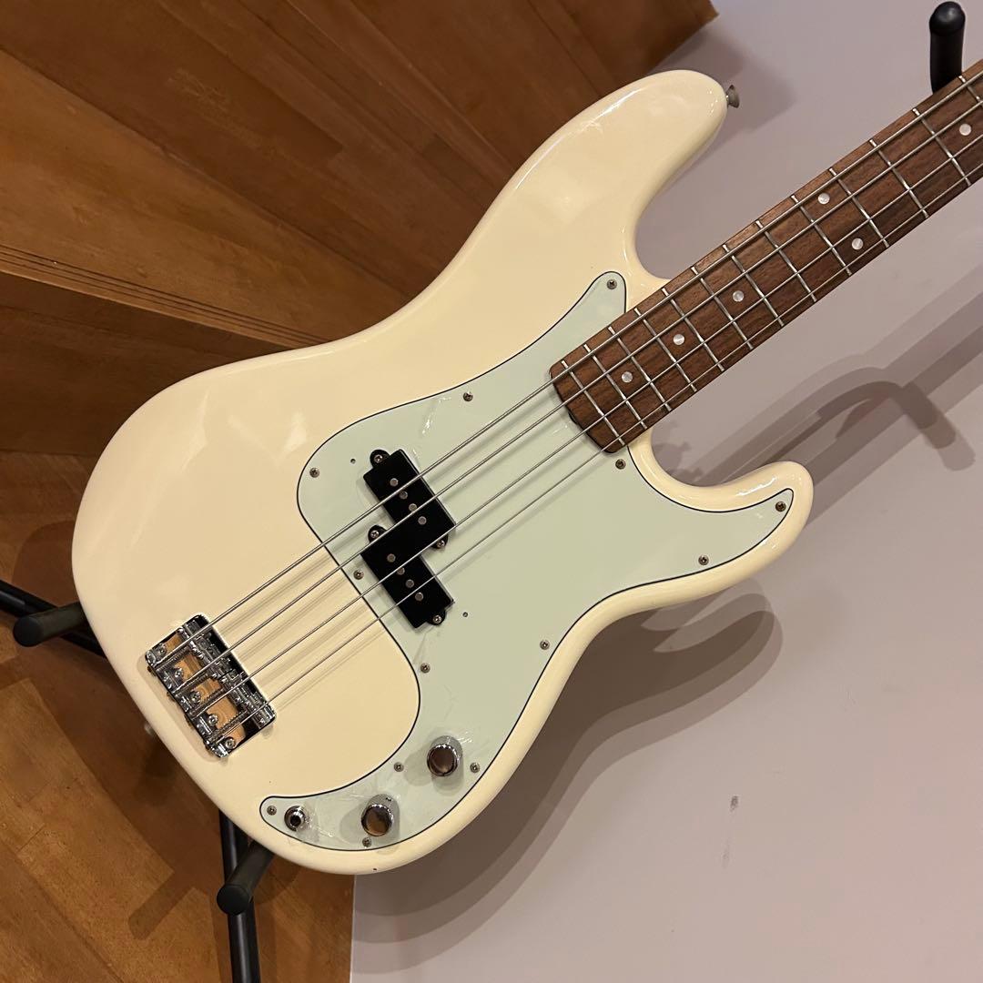 ぼっち・ざ・ろっく山田リョウモデル Squier プレシジョンベース