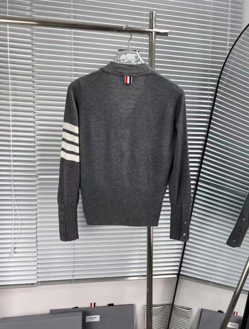 THOM BROWNE グレー カーディガン 中古・古着通販】Thom Browne (トムブラウン) ニットカーディガン