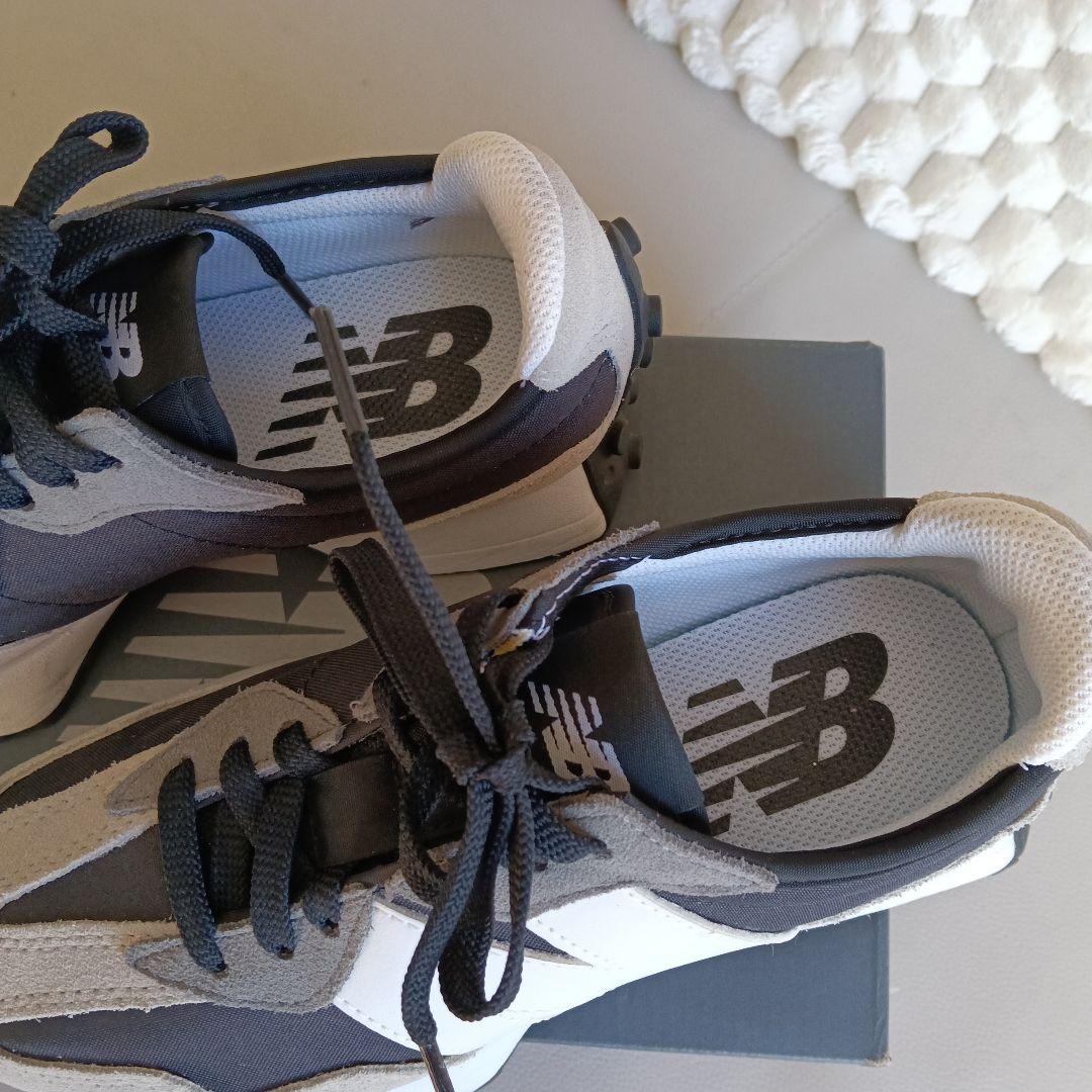 ニューバランススニーカー　MS327 23.5cm　ブラック