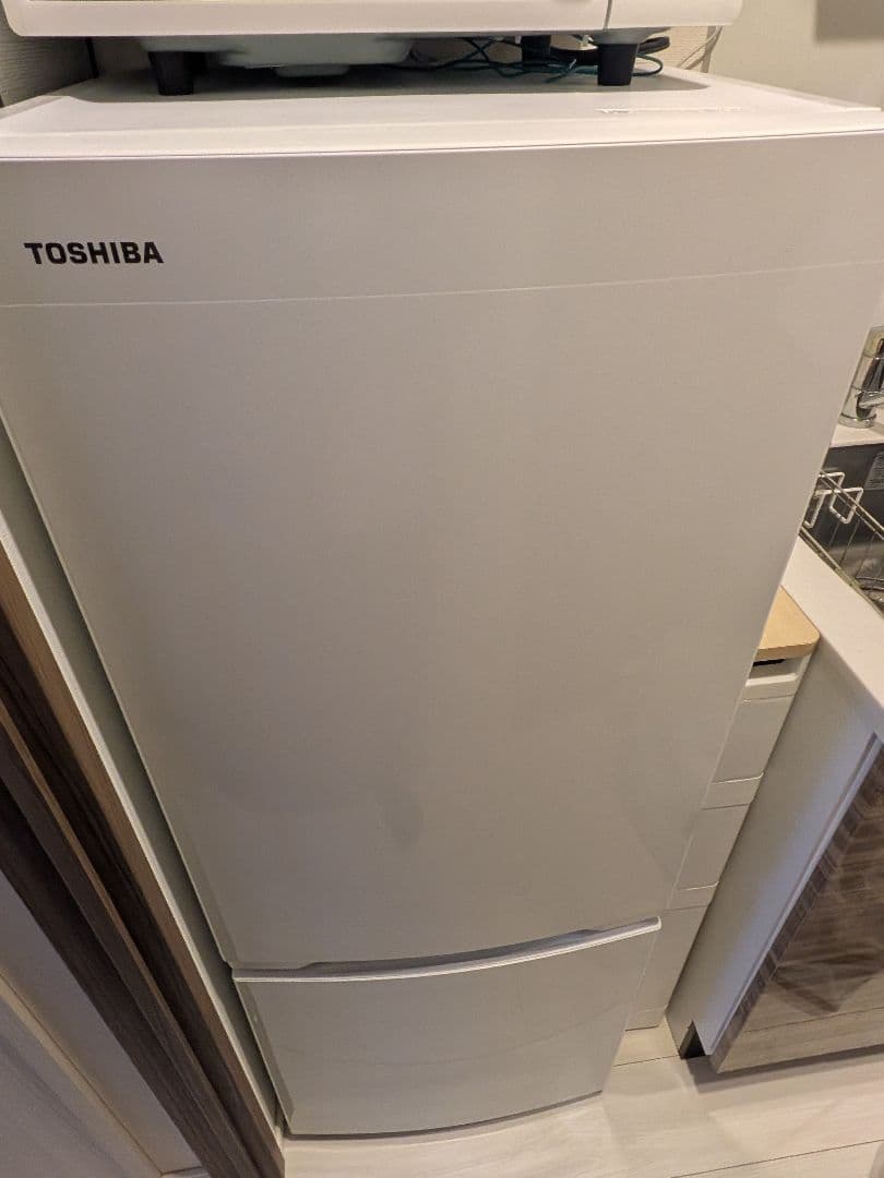 2023年製 東芝 冷蔵庫 GR-V15BS(W) 2ドア 右開きタイプ 東芝 GR-V15BS(W) 2ドア冷蔵庫 (153L・右開き) セミマットホワイト