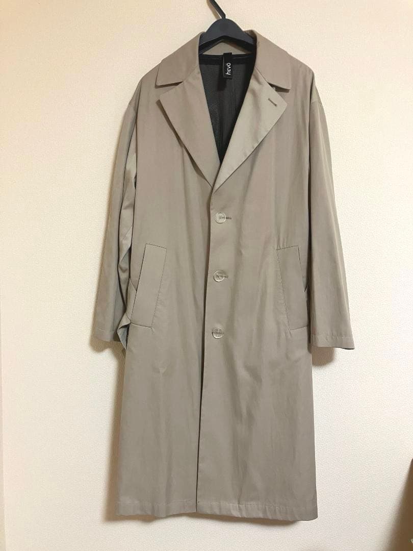 hevo ベージュ ロングトレンチコート　0105-0STU717 hevo/イーヴォ】ストレッチポリエステルタフタトレンチコート｜メンズ