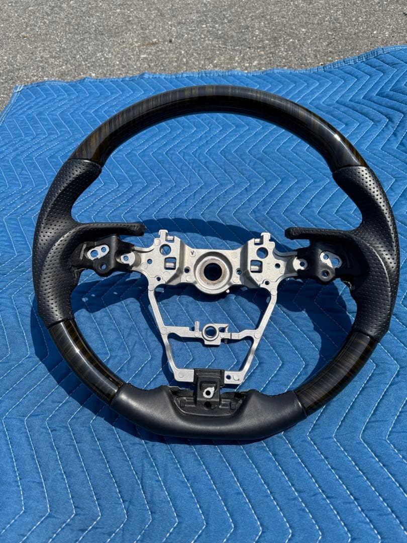 REAL 55ブラックウッド Amazon | REAL(レアル)ステアリング【ハリアー(80系)】55ブラック