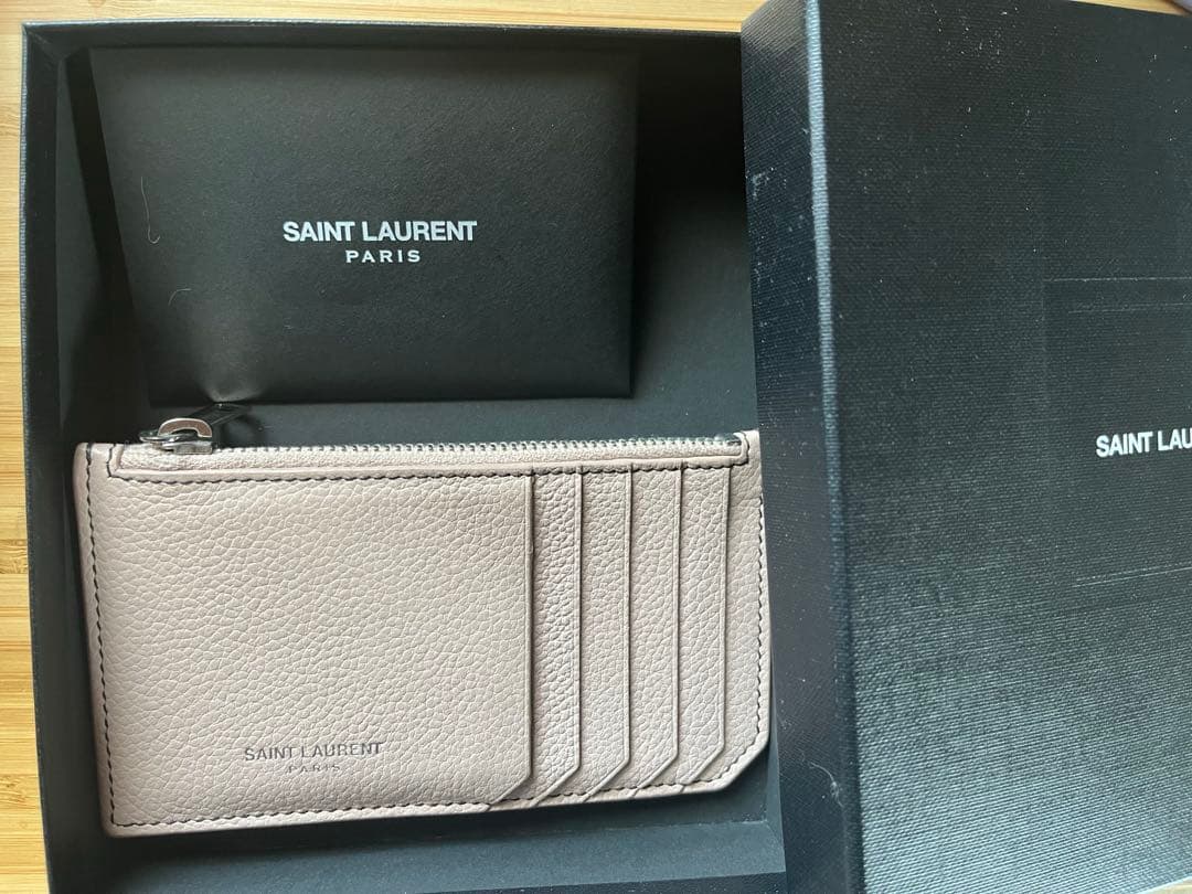 バラ売り可　サンローラン　財布&カードウォレット 夏ボーナスで大人が買うべき 新作ブランド財布BEST 30】11.サン