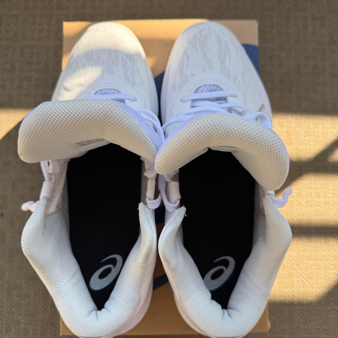 ASICS GELHOOP V17 27.0cm ホワイト