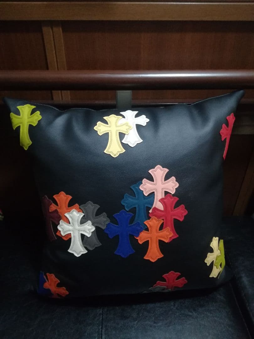 カラフル十字架デザインクッション