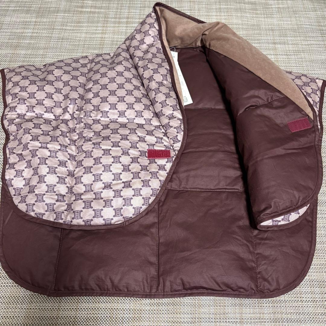新品 タグ付き✨CELINE セリーヌ 羽毛 肩当て 西川ダウン M