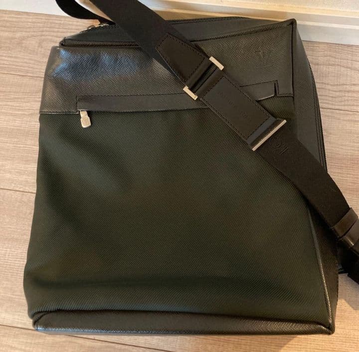 極美品　LOUIS VUITTON ルイヴィトン　ベルーガ　ショルダーバッグ 楽天市場】ルイ ヴィトン タイガ ベルーガ ショルダーバッグの通販