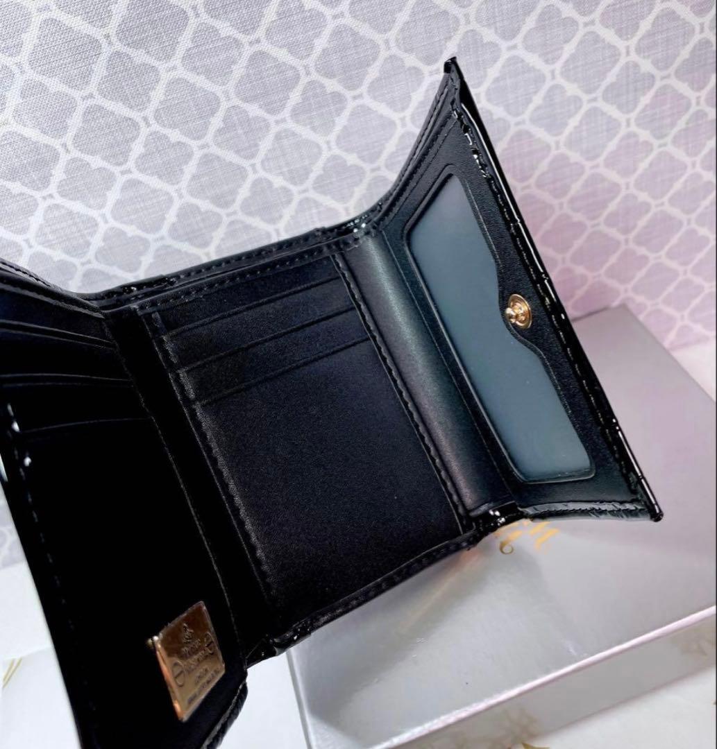 大人気✨️ショッパー付】新品 Vivienne Westwood 黒 エナメル - メルカリ