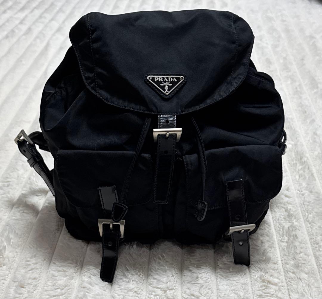 PRADAのブラック Re-Nylon バックパック PRADA Re-Nylon × レザーバックパックが今でも強烈に魅力的である件