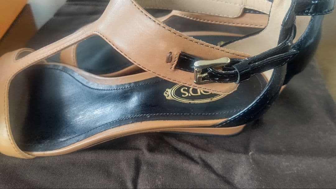 ゆうさま専用 TOD'S サンダル サイズ37 ベージュとブラックのコンビ