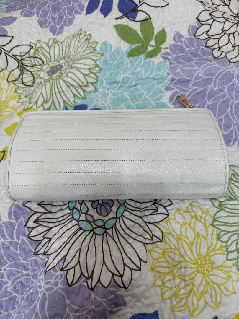 ★emaiesuee:最終値下げ★Dior ディオール ハンドバッグ 白 ディオールの「白×ゴールド」でクリスマスを優雅に！クルーズ