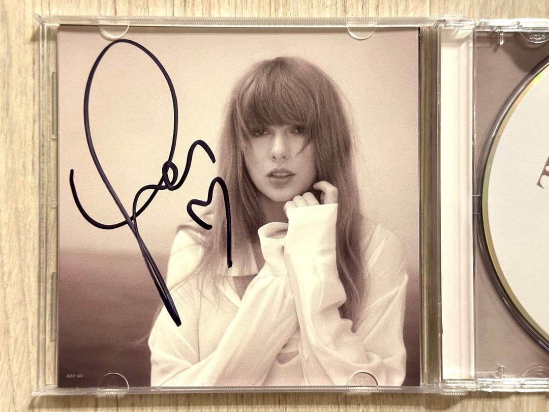 直筆サイン入り Taylor Swift TTPD 新品 輸入盤 CDアルバム - メルカリ