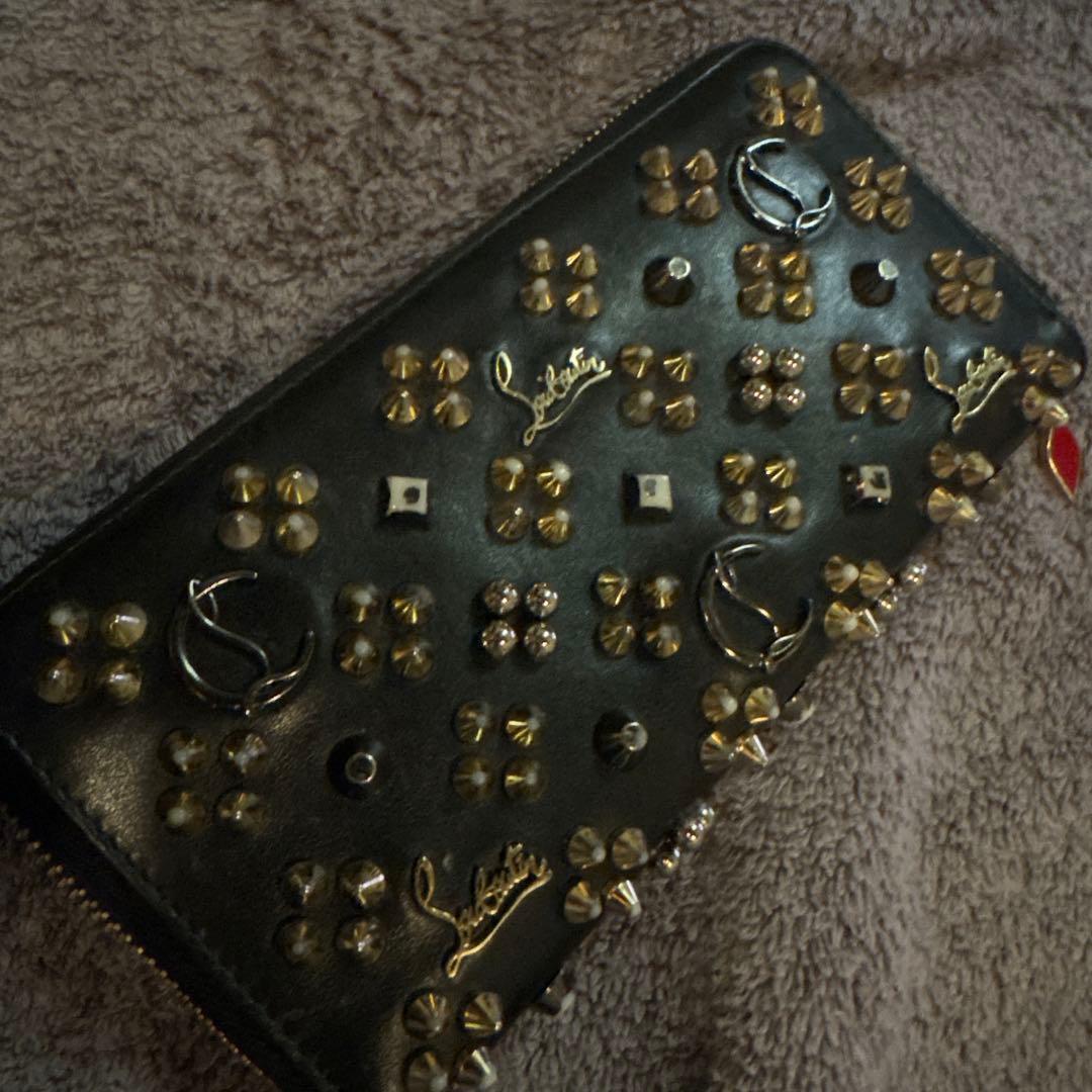 Christian Louboutin スタッズ長財布 ルブタン セール 人気 パネトーネ スタッズ スパイク 長財布