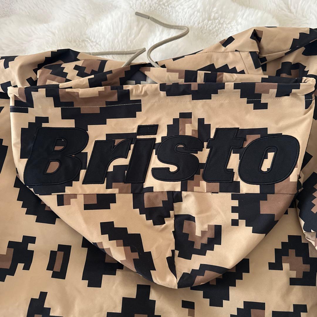 F.C.Real Bristol ナイロンフードパーカー 美品　試着のみ
