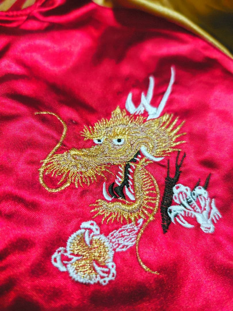 VORABLE 日本 限定 スカジャン 赤金 龍刺繍 unisex サテン