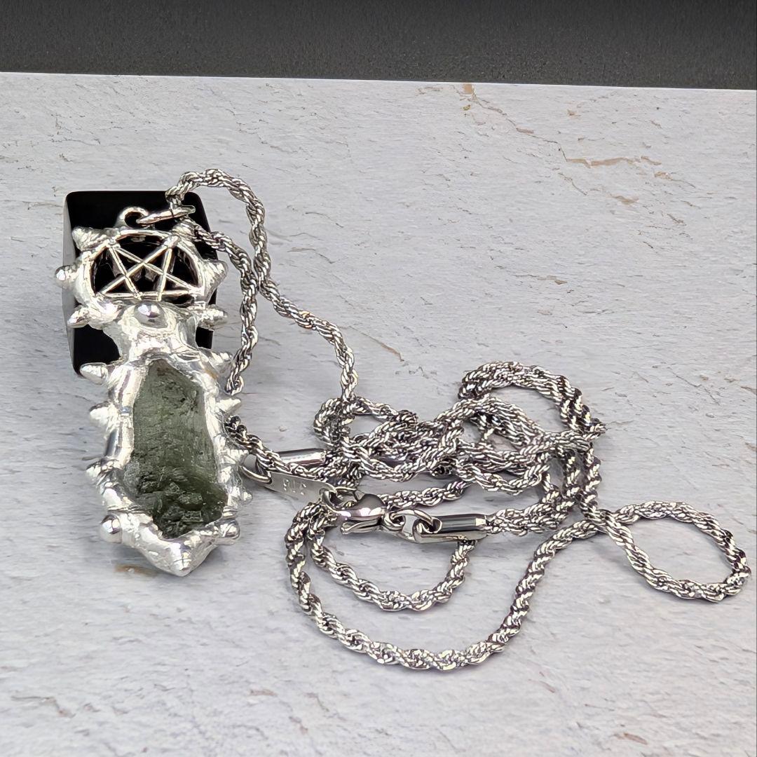 ご予約品《モルダバイト・アウロラ フリズスキャルヴ ―変容の聖座―》〜星の玻璃〜