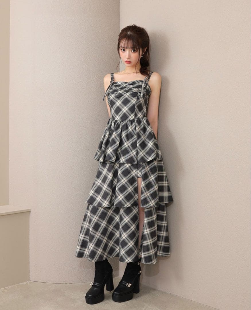 M me eme エムエメ ダブルストラップスリットワンピース - メルカリ