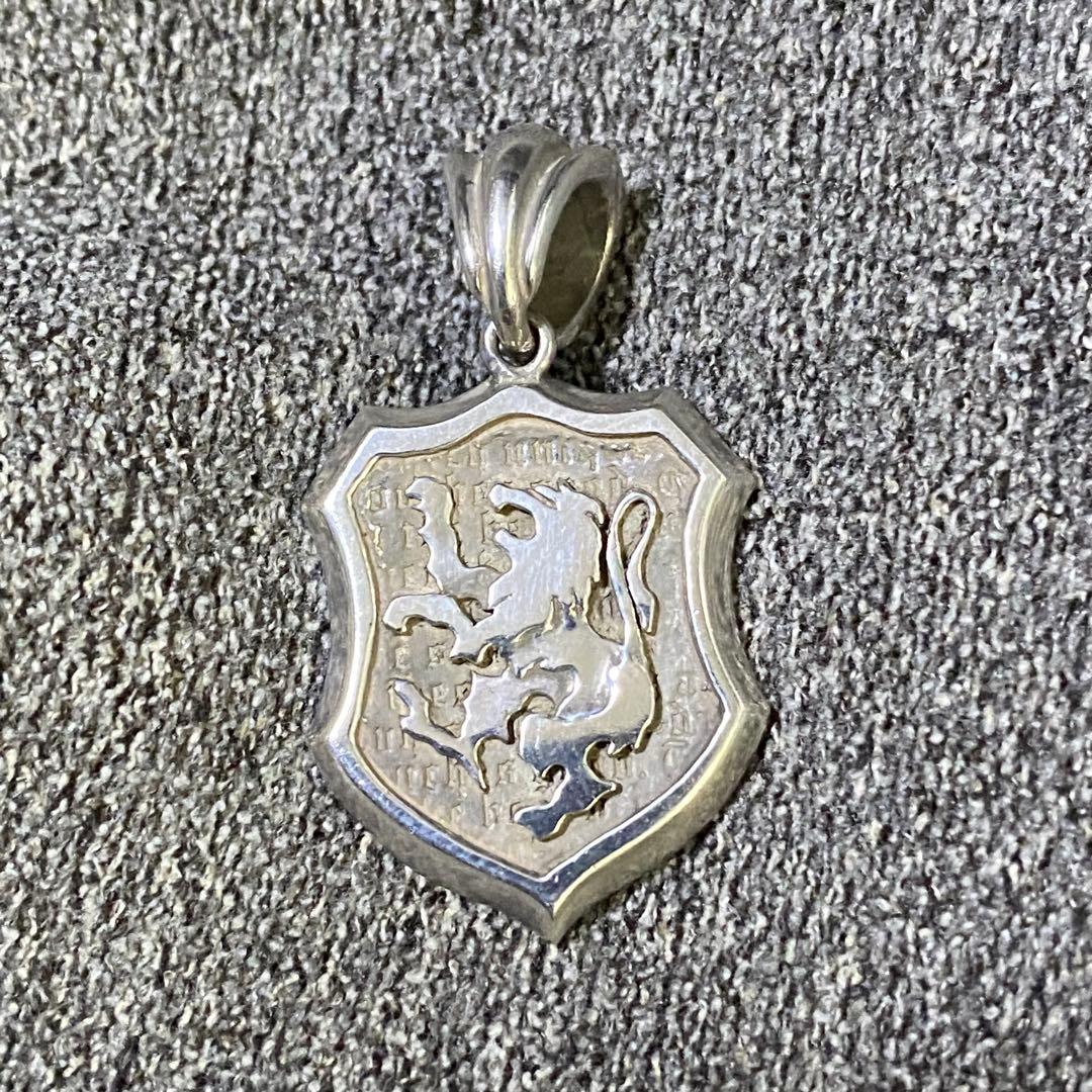 エンブレム　シルバー　ペンダントトップ ユリの紋章 ベル ペンダント トップ リリー 鈴 ネックレス シルバー