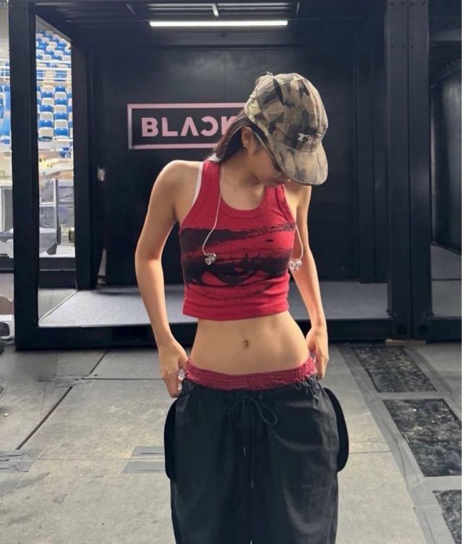 Jennie Ruby Eye tanktop Sサイズ - メルカリ