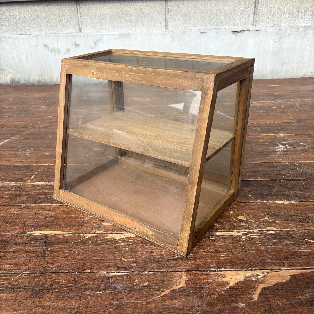 C4 北欧レトロ 木製 ガラスショーケース 扉 2段 ディスプレイラック 飾り棚 ガラスケース 幅40cm 2段 カウンター上収納 可動棚 ラック （ ブレッド