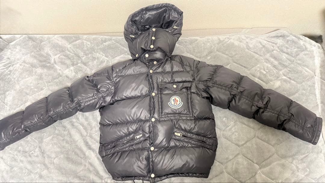 g*p様 Moncler フード付きダウンジャケット 黒 MONCLER (モンクレール) フード取り外し フルジップ ダウンジャケット