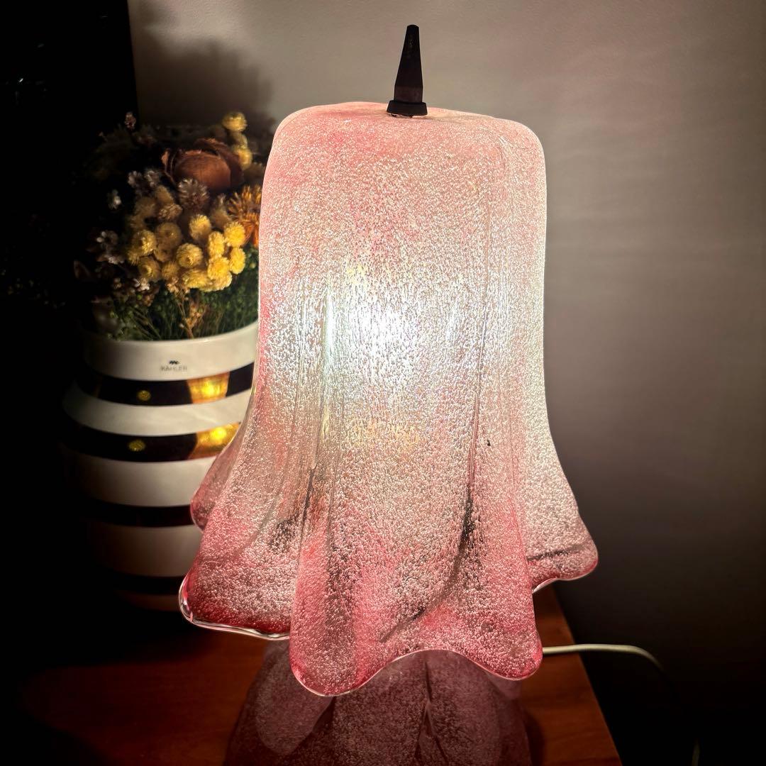 ビンテージ名門岩田工芸ガラス 花をモチーフとした芸術的なガラスの