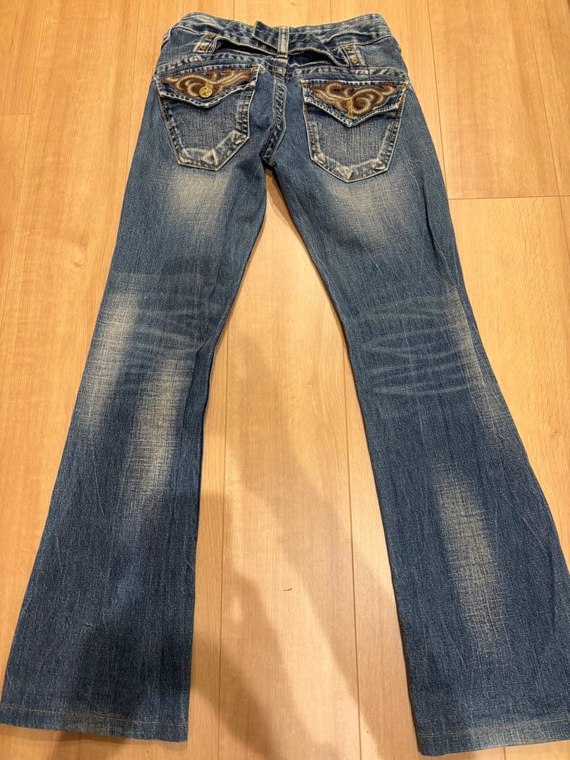RED PEPPER 刺繍デザイン フレアデニム ローライズ サイズ27 - メルカリ