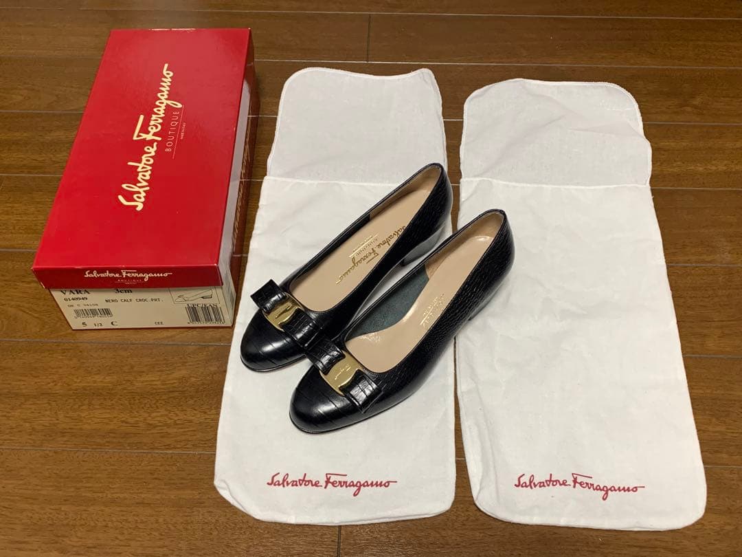 サルヴァトーレフェラガモ　ヴァラリボンパンプス　5 1/2 C 永遠の定番。フェラガモ ヴァラリボンパンプス[2016.04.16発行]｜トレ