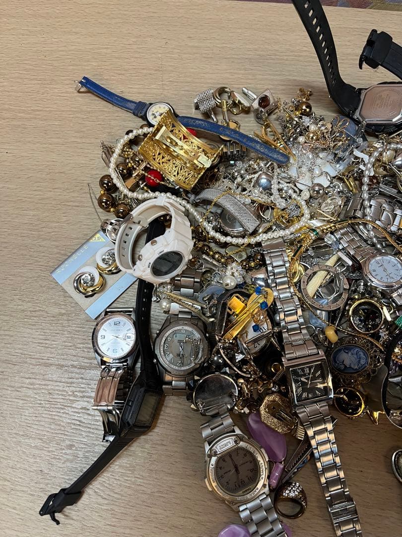 d*9様 腕時計 アクセサリー いろいろ まとめ。
